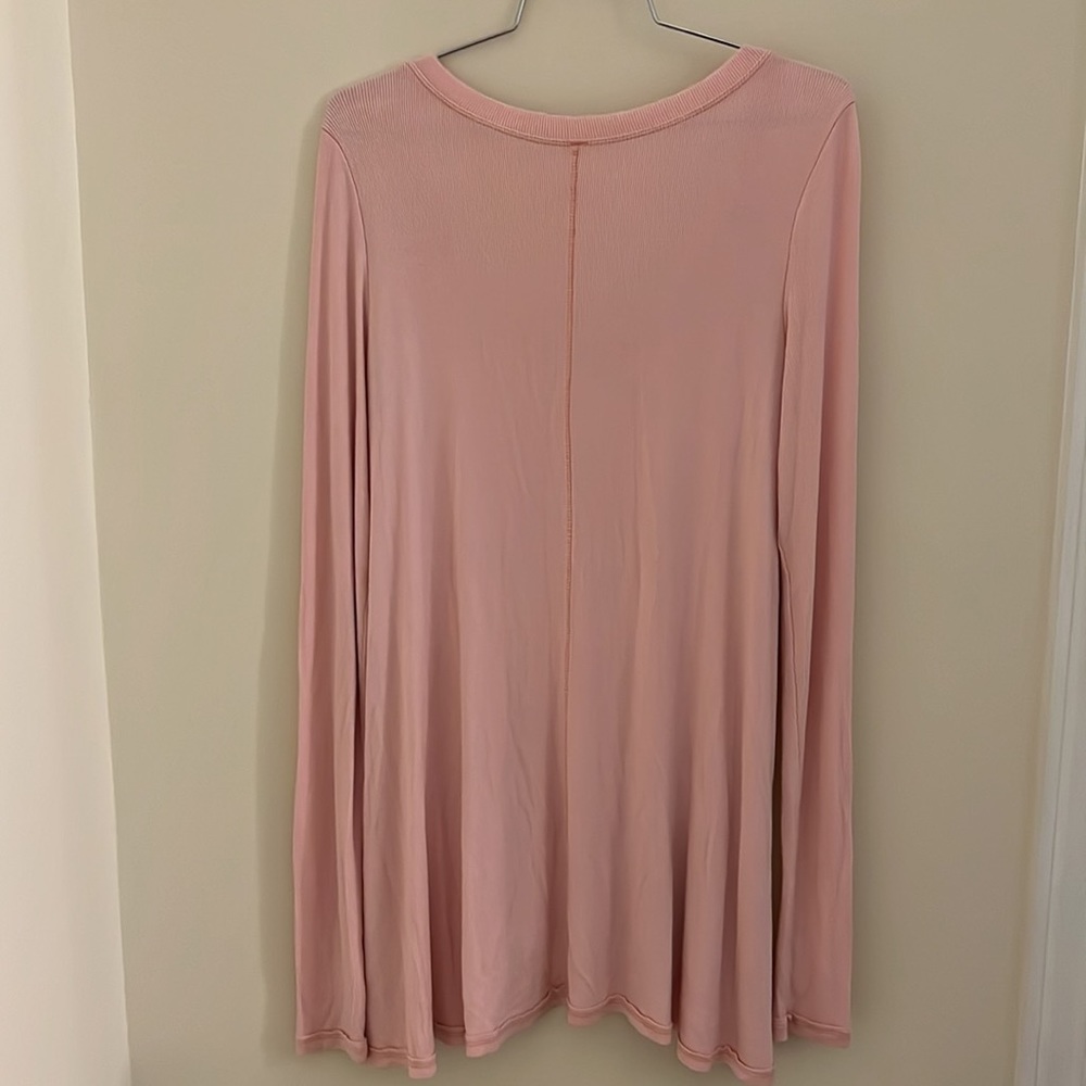 Free People Ribbed High-Low Oversized Long Sleeve Distressed Top - Picture 2 of 4